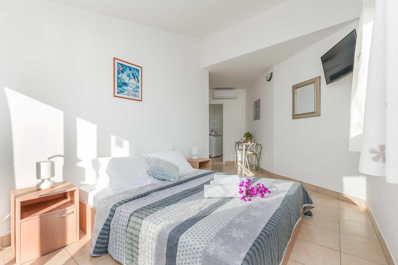 Apartmani Neno Lokva Rogoznica Buitenkant foto