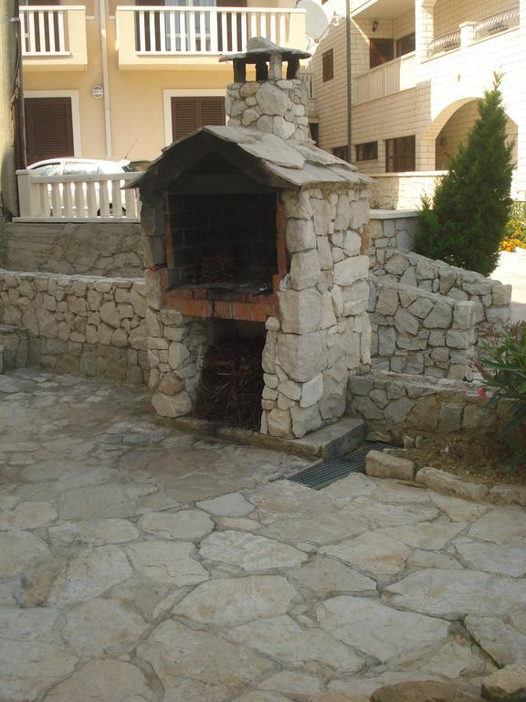 Apartmani Neno Lokva Rogoznica Buitenkant foto